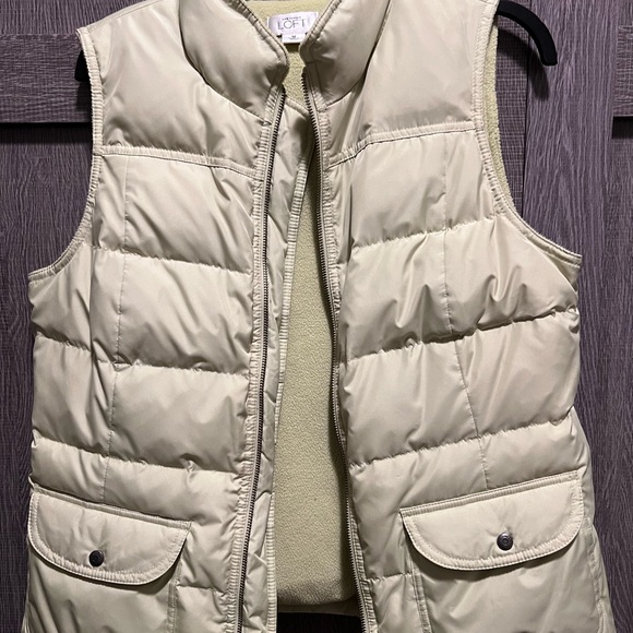 LOFT Jackets & Blazers - LOFT Pale Green Puffer Vest for Women